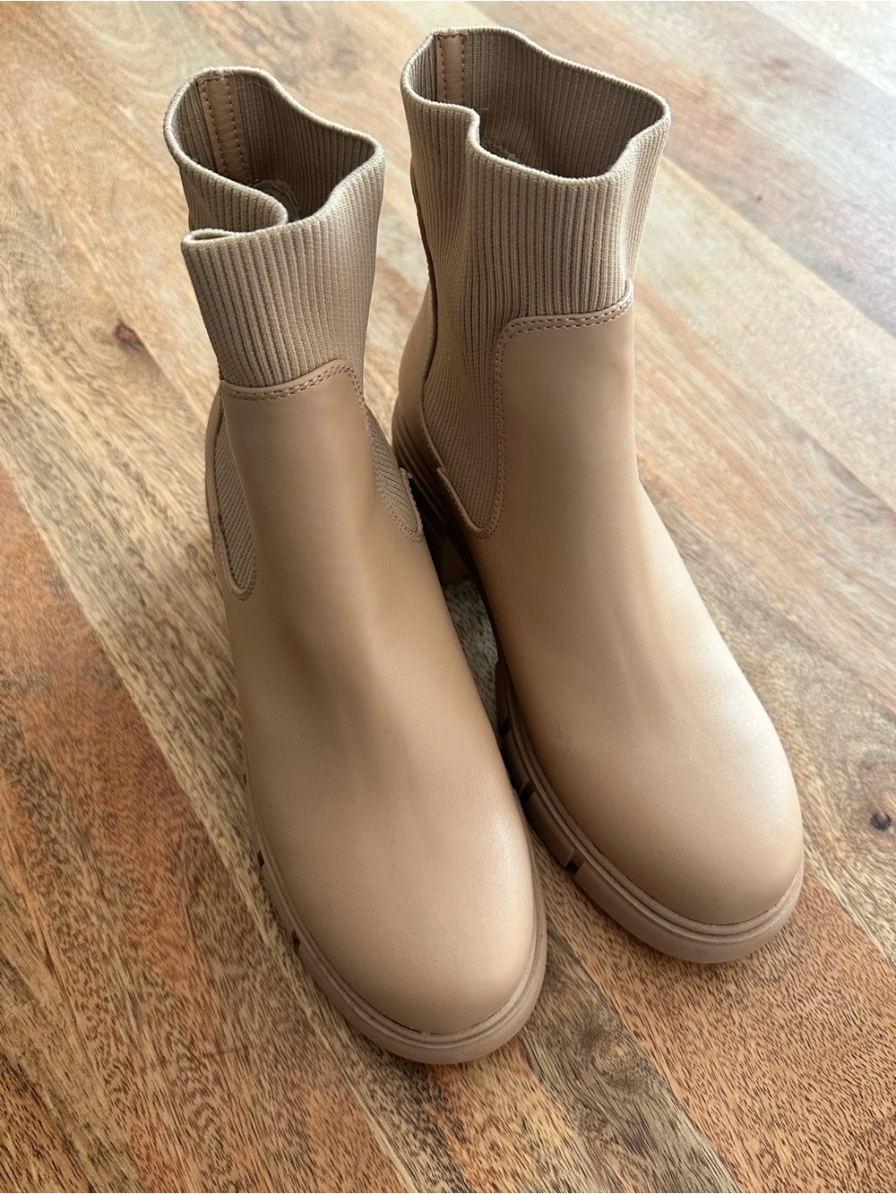 Womens Tan Chelsea-Style Sock Ankle Boots